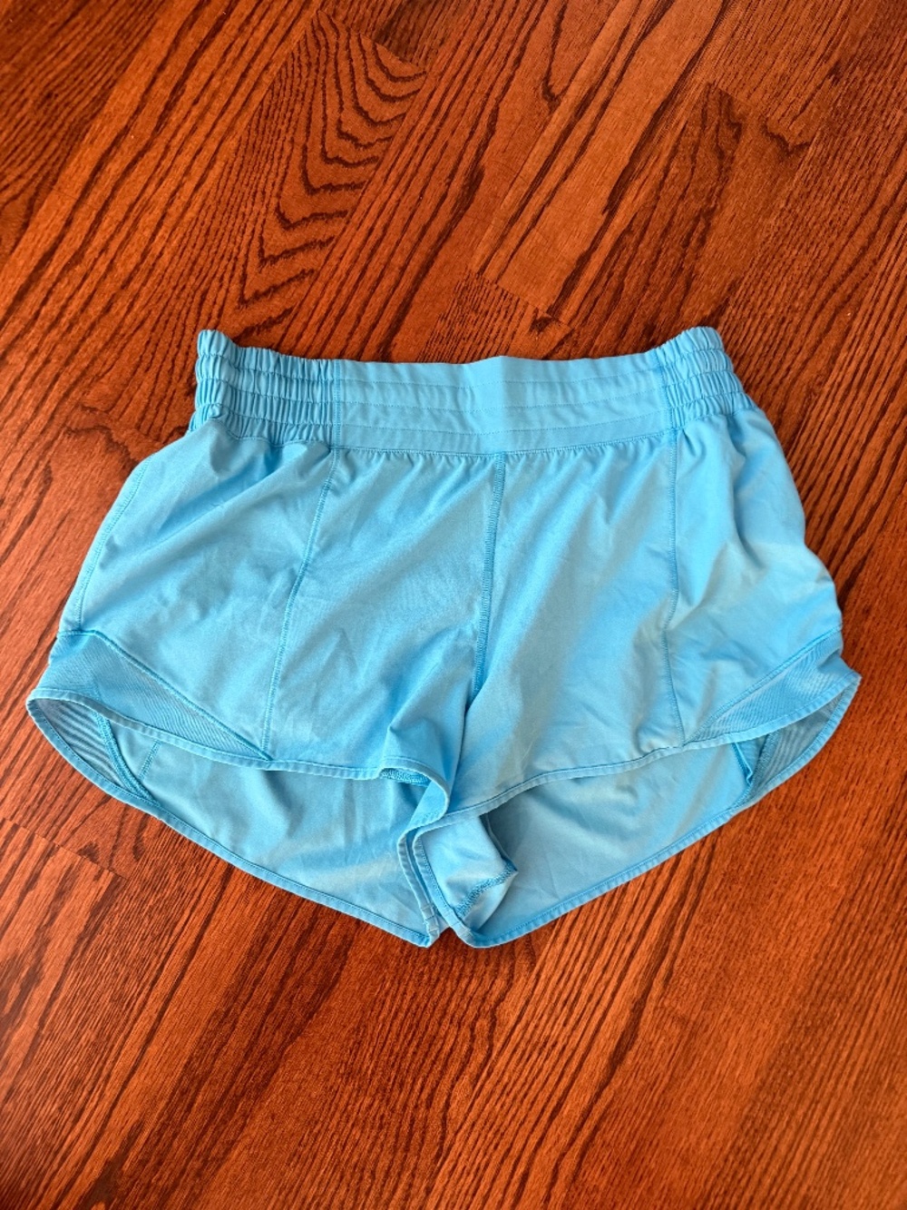 Lululemon Hotty Hot shorts lined, high rise 2.5" size 8 (color: turquoise)